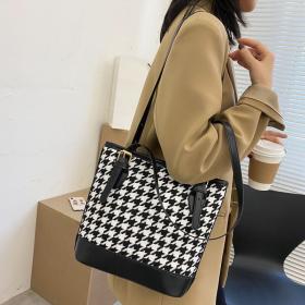 حقائب كتف بتصميم بييد دي بولVintage للنساء ذات سعة كبيرة